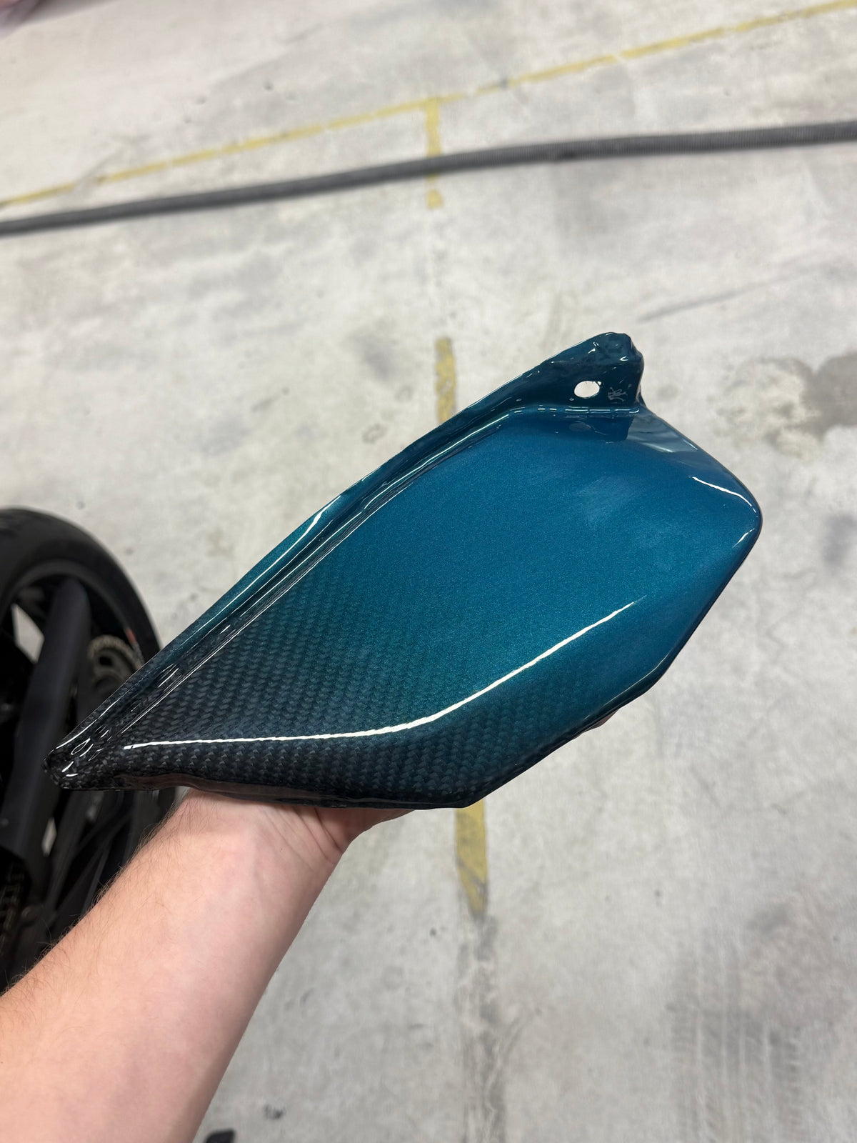 Beta 125 4T 2026 | Full Tank Set | Classic Carbon X Forged Carbon (50/50 split) | Red Flakes