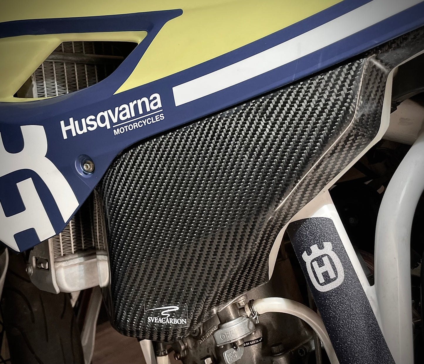 CARBON TANK LOW. COVER for HUSQVARNA TE 125