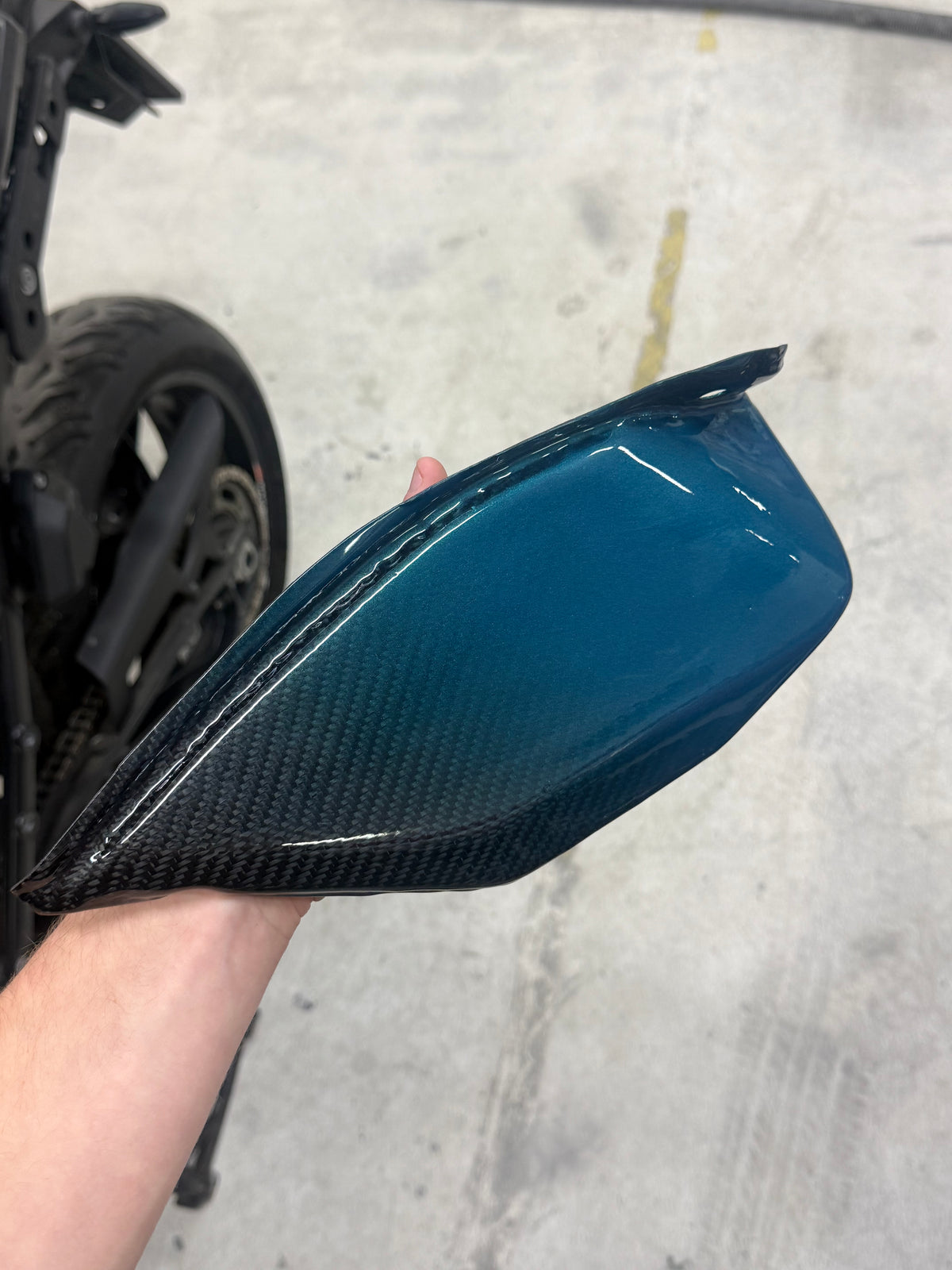 Beta 125 4T 2026 | Full Tank Set | Classic Carbon X Forged Carbon (50/50 split) | Red Flakes
