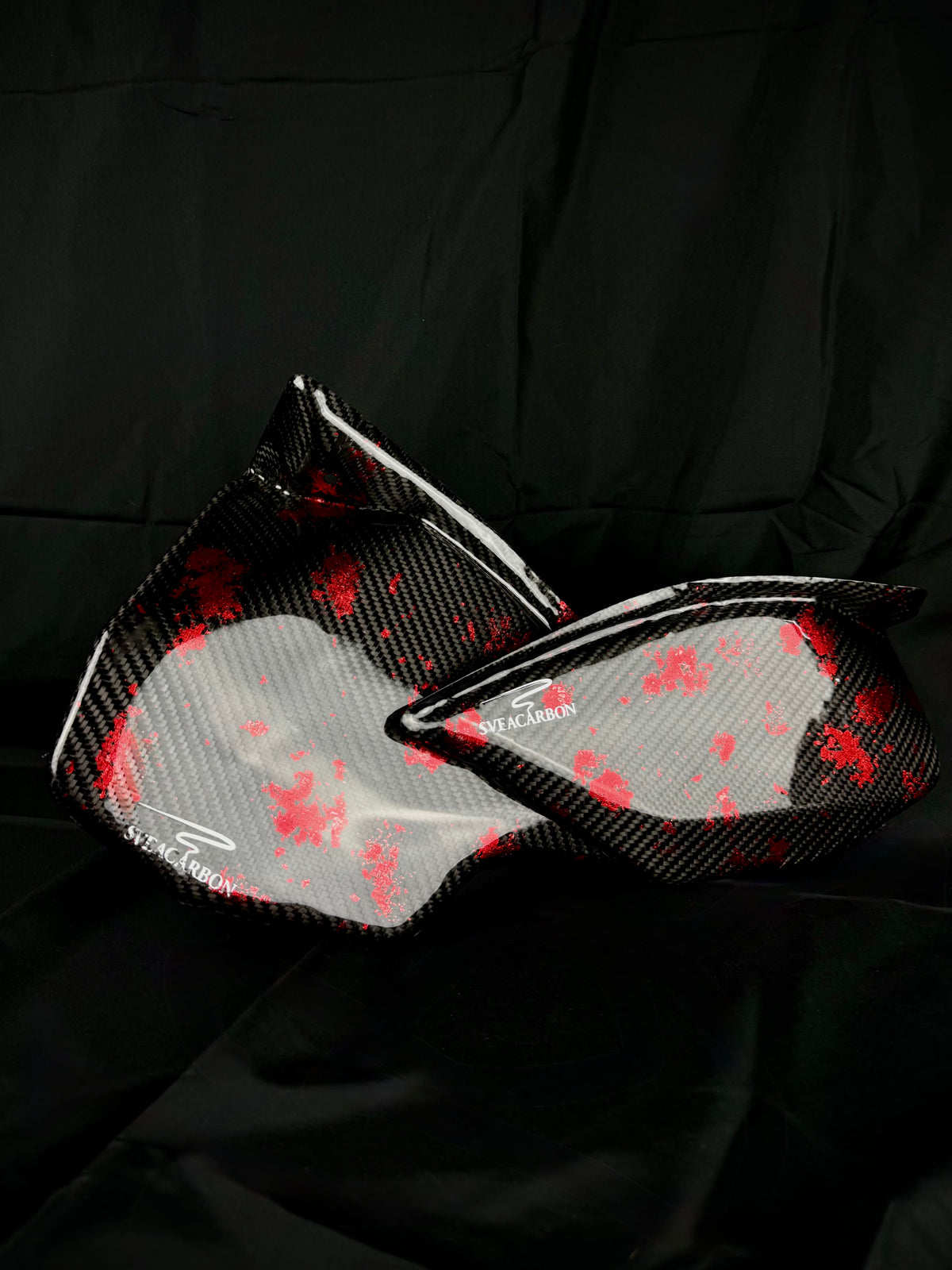 Sveacarbon carbon lower tank covers – detail