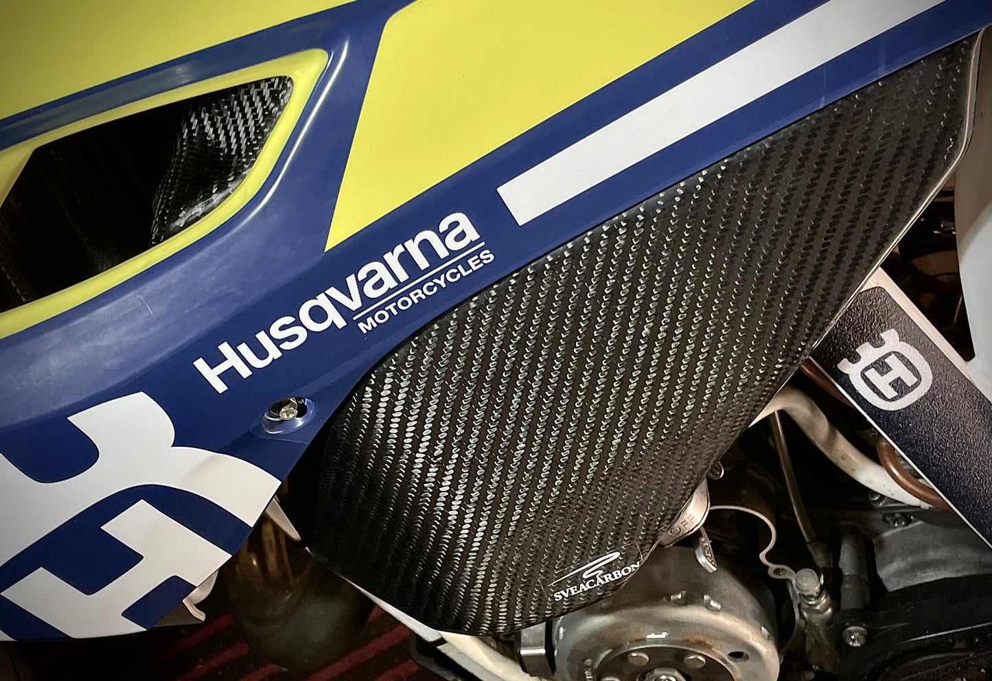 CARBON TANK LOW. COVER for HUSQVARNA TE 125